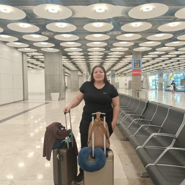 Pasajero de Mia Travelling en el aeropuerto